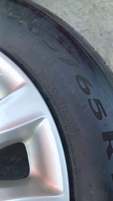 Продам резину с дисками на Nissan