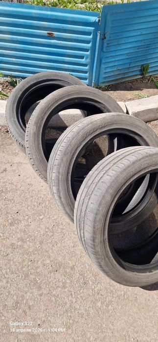 Продаётся комплект шин, размер 215/50/17