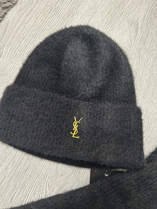 Caciula si fular Yves saint Laurent