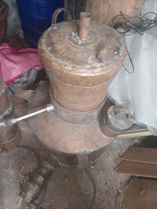 Vand Cazan de tuica cu amestecator lateral din tabla de arama de 100 a