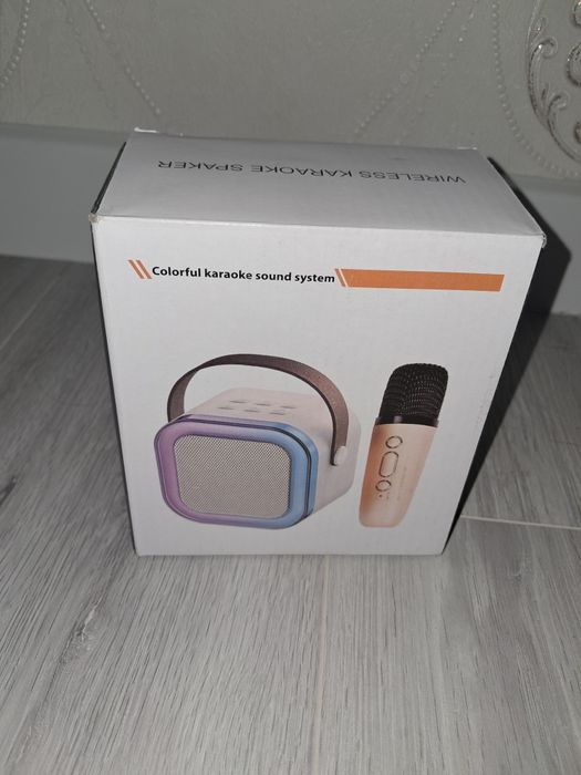Колонка с микрофоном