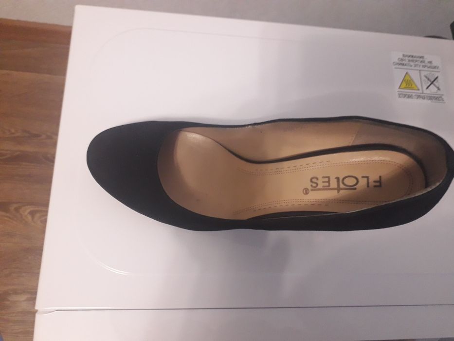 Продам женские туфли