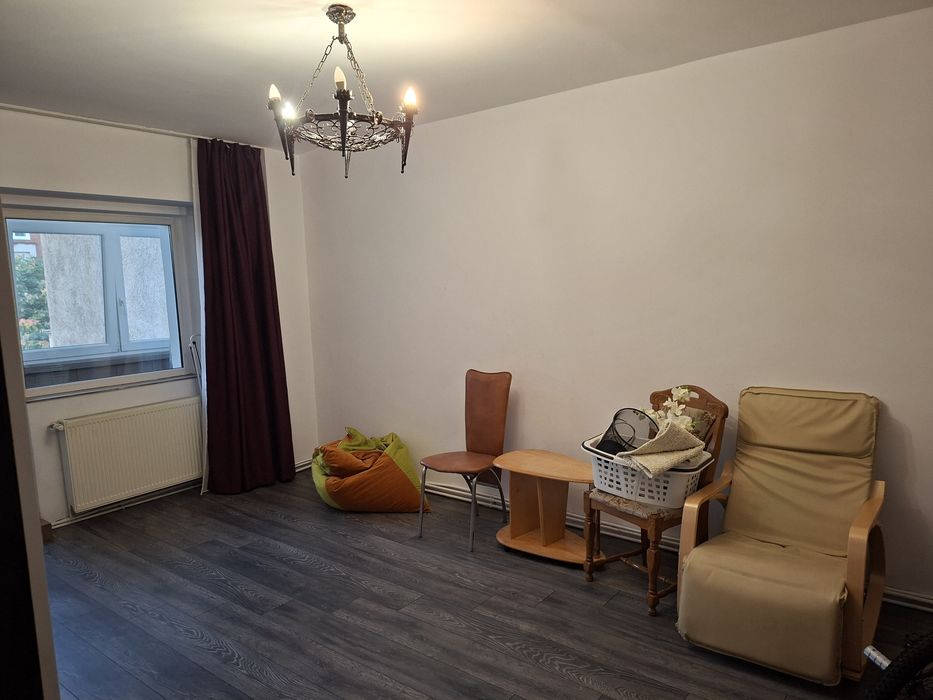 Închiriez apartament cu 3 camere - fără agenții  imobiliare,  va rog