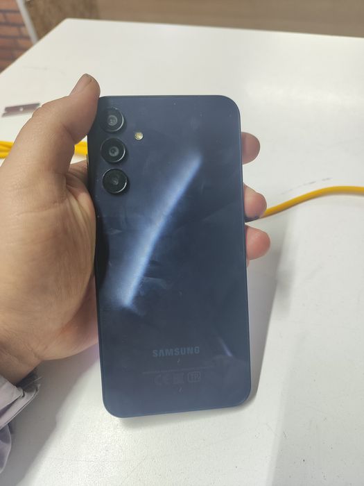 Продам телефон Samsung A15 и Redmi 9c