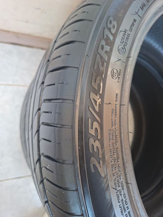 Продаются шины 235/45ZR18