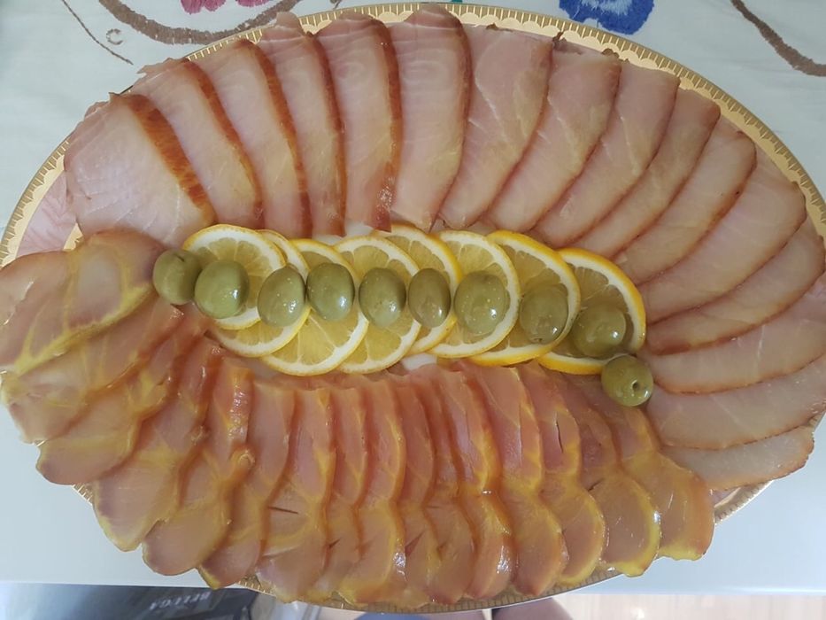 Белуга холодного копчения