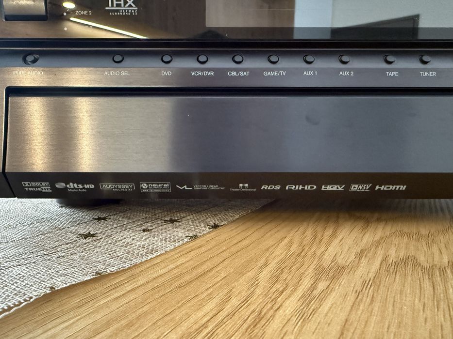 Продавам ресивър Onkyo TX-SR875 UK Edition