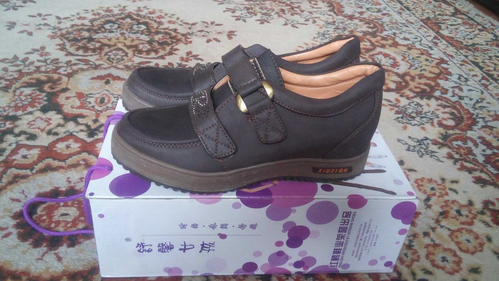 Продам женские туфли