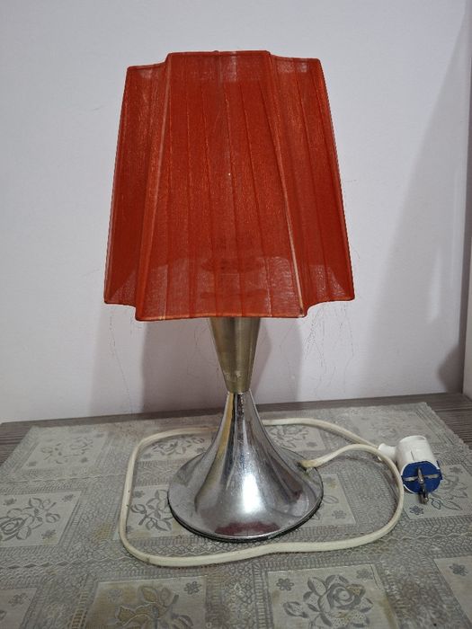 Продаётся торшер светильник