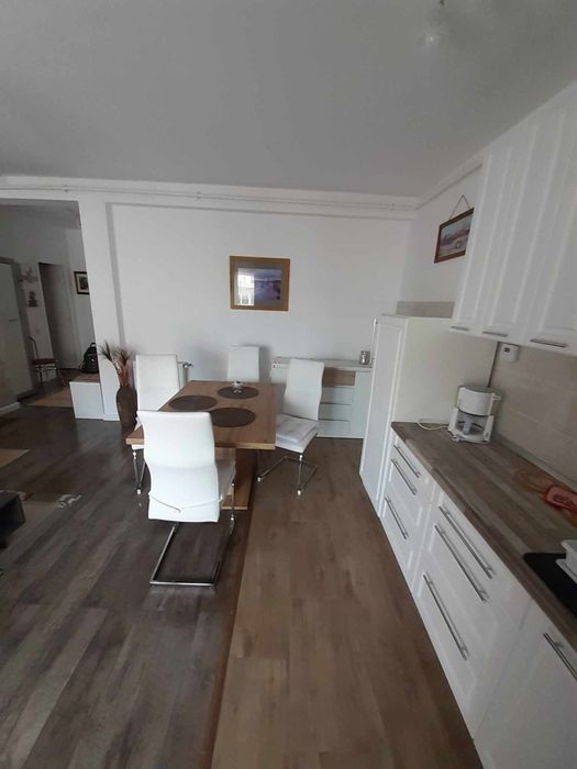 Apartament de inchiriat 2 camere, 2 bai, zona centrala Foresti