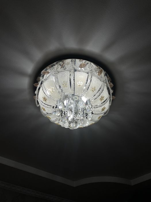 Срочно продаются люстры для гостевой и зала!