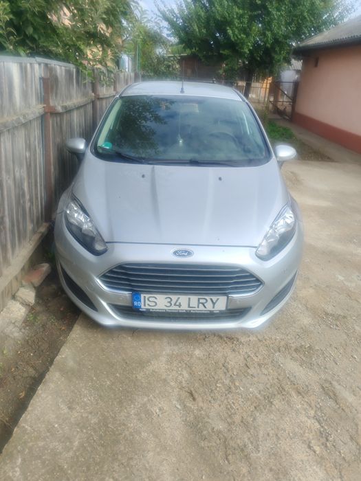 Vând Ford Fiesta
