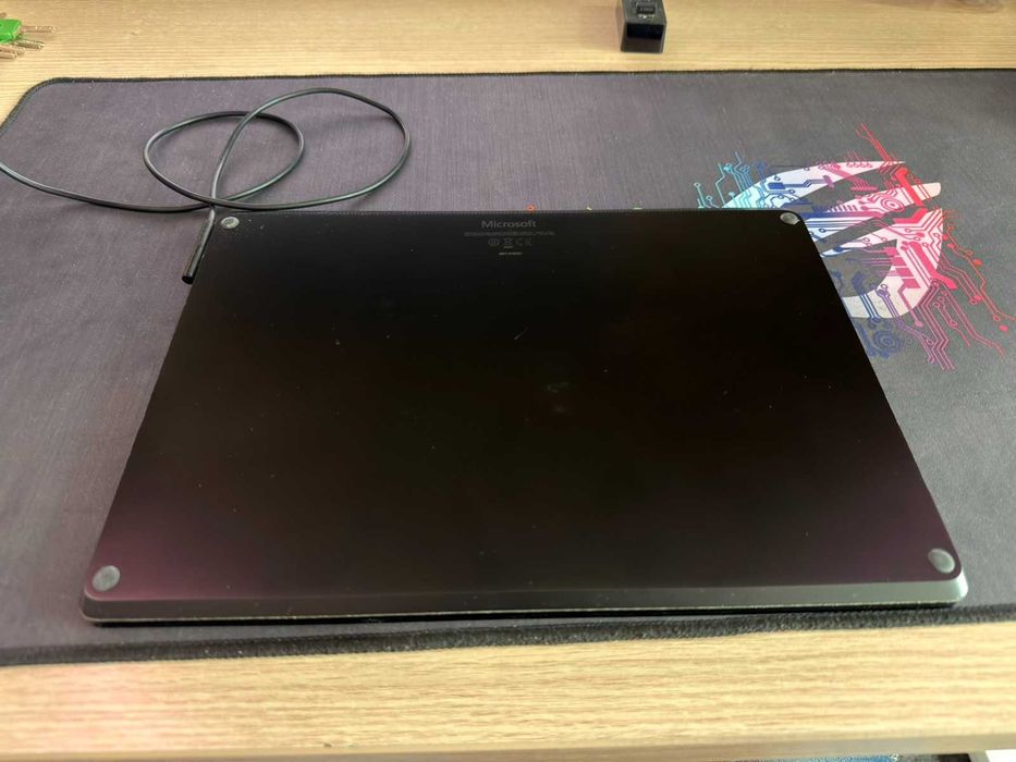 Microsoft Surface Laptop 2 i5-8250U 1.6 GHz (1.80 GHz), 8GB RAM, Windows 11 Home