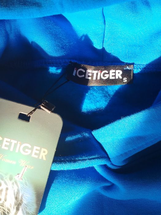 Спортивные костюмы на девушек