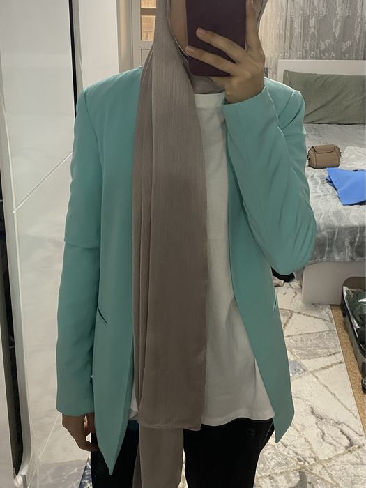 Бирюзовый пиджак