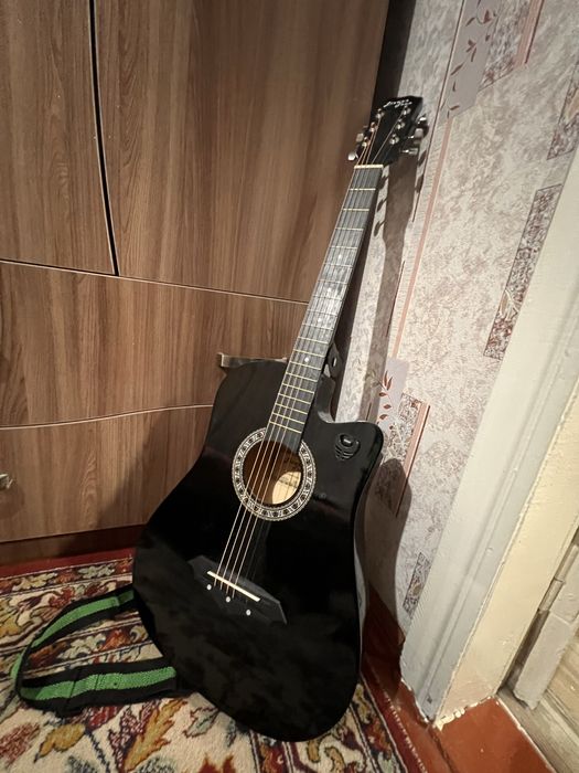 Продам гитару fiewen Toun