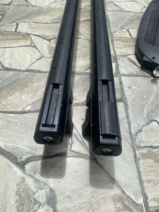 ски багажник Thule за 4 чифта ски + подарък  напречни греди