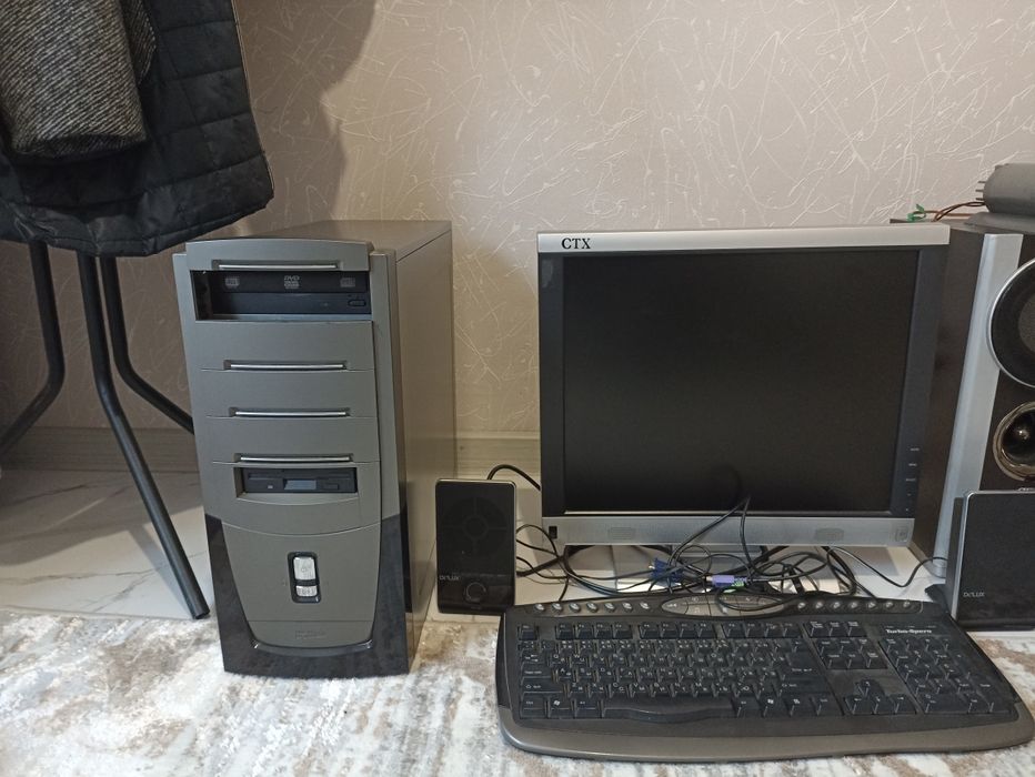 Компьютер, сканер, колонки