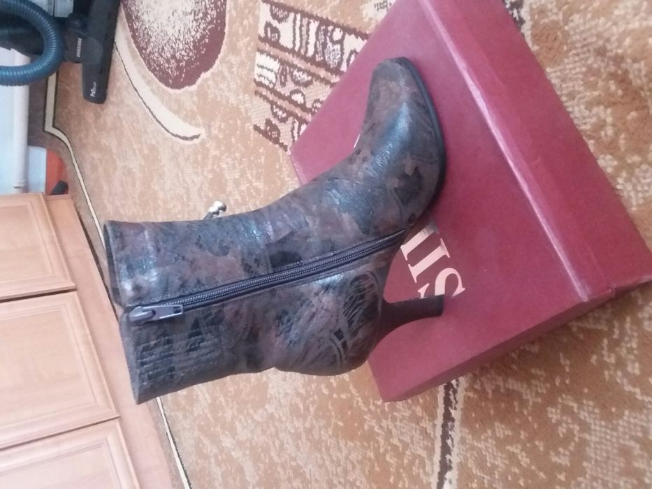 Продам .новое .блузка .полусопожки.