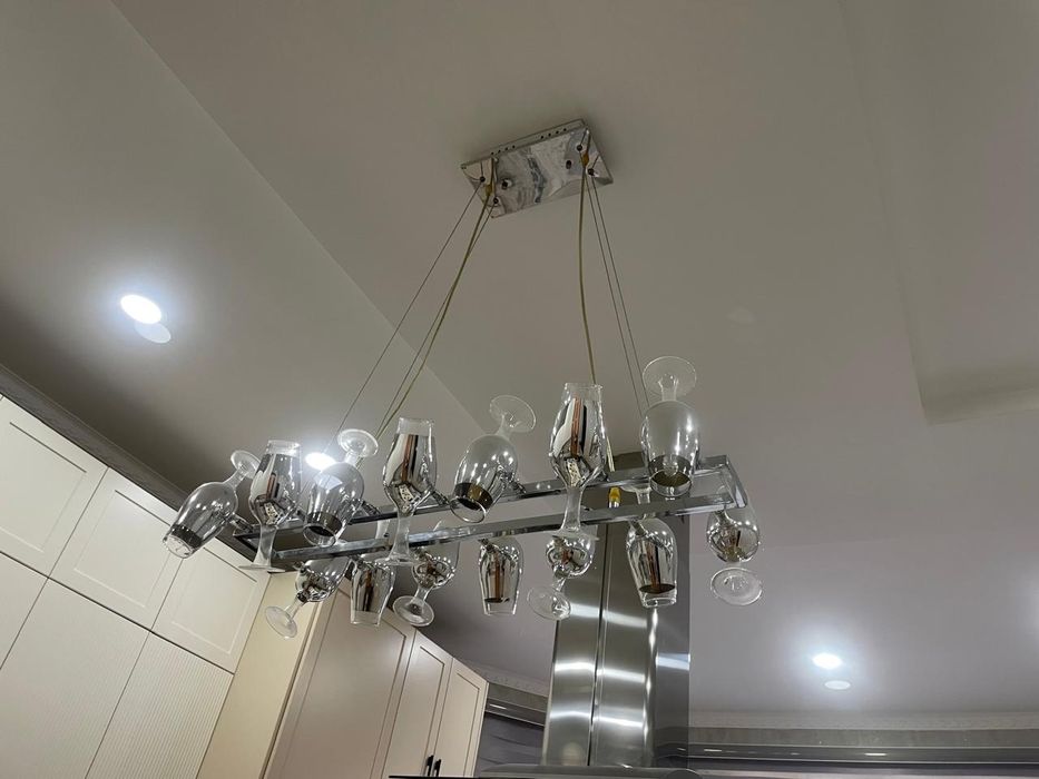 Продается люстра