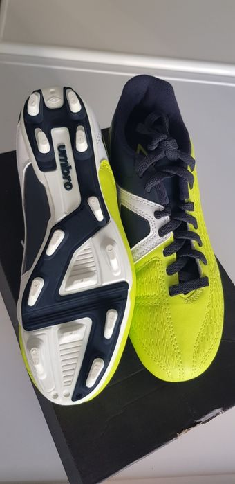Футболни обувки UMBRO
