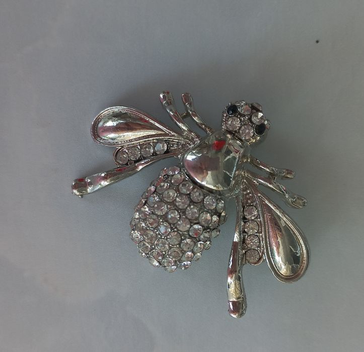 Брошь пчёлка крупная со стразами
