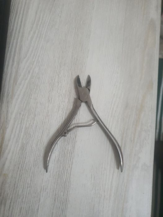Продам шипцы для