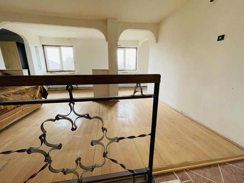 Casa BĂLEȘTI (5km Tgjiu-Gorj) la strada principala