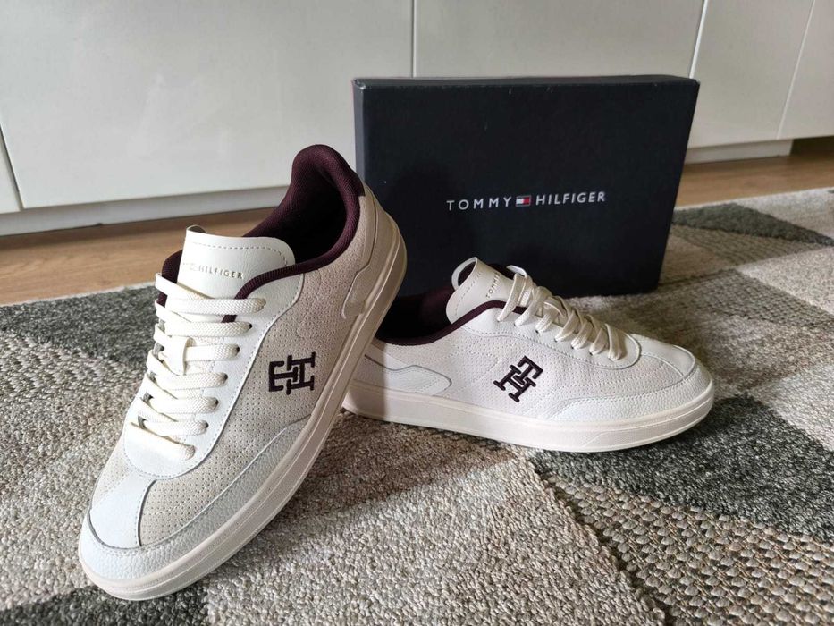 Tommy Hilfiger original, marimea 41, impecabil!!!