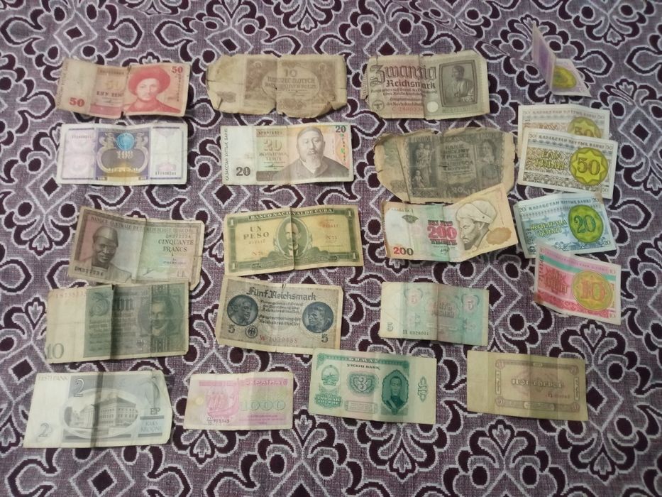 Денежные банкноты