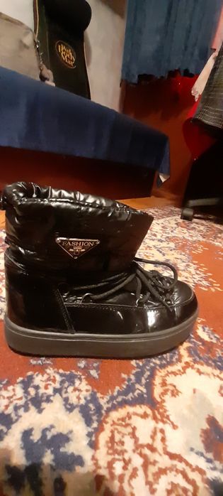 Юношески боти черни