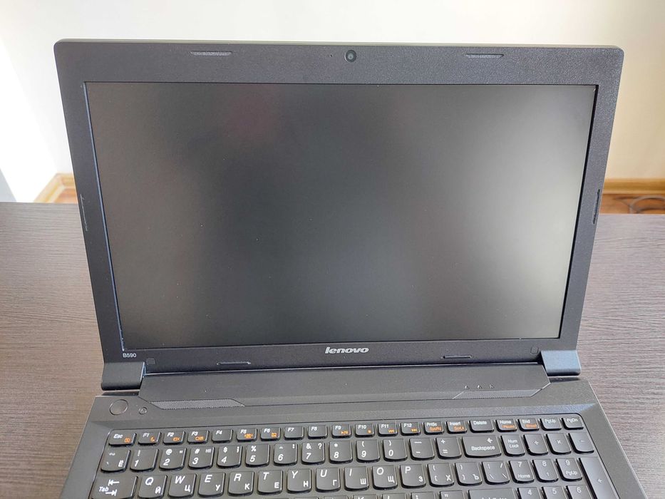Lenovo B590 sotiladi 2012 yil chiqqan