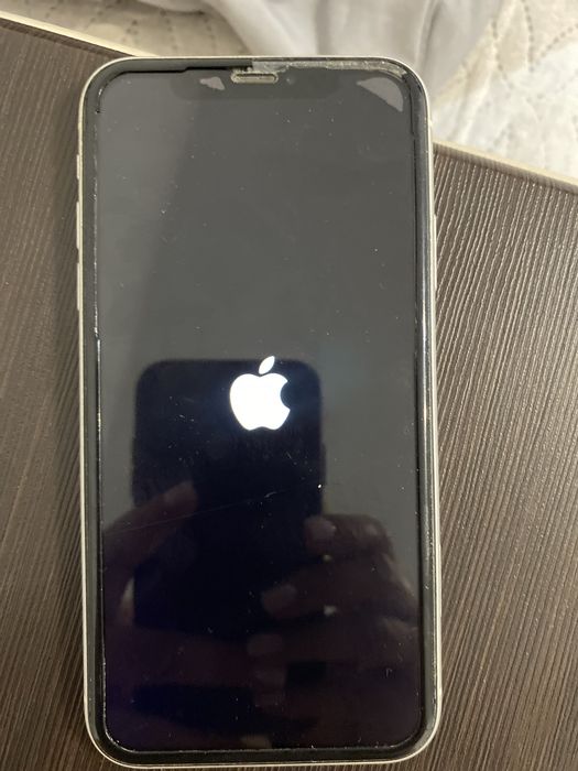 Продам IPhone XR