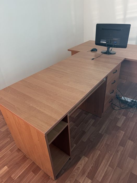 Продается мебели для офиса
