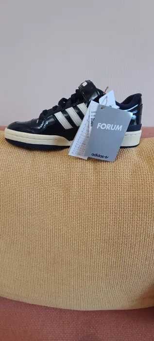 Adidas чисто нови ...