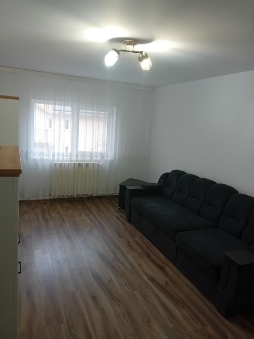 Închiriez apartament 2 camere la întrare în obcini