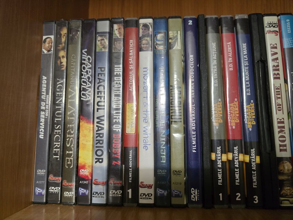 50 DVD-uri cu filme și desene animate românești basme