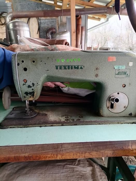 Права шевна машина  Textima