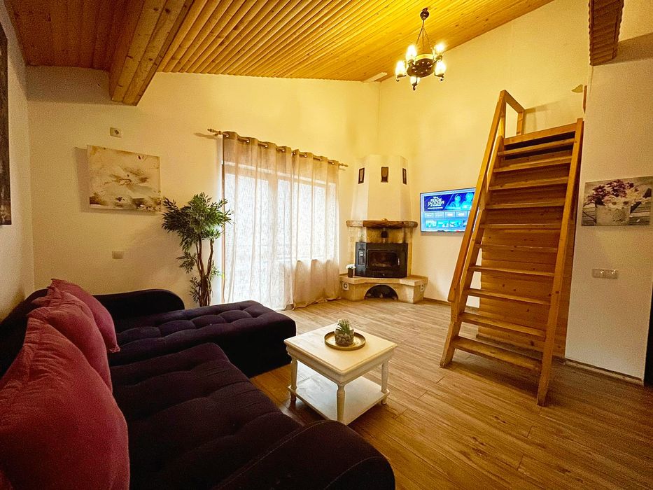 Inchiriez cabana cu PISCINA INFINITY INCALZITA,Jacuzzi, Sauna,Salina!