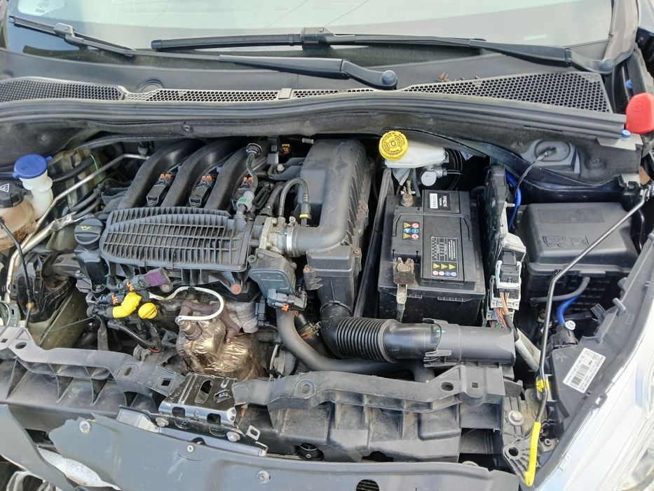 Peugeot 208 2016/1.2benzin НА ЧАСТИ!