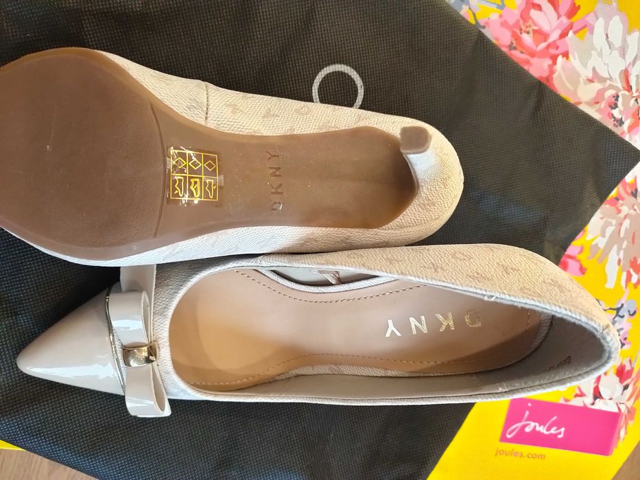 елегантни обувки DKNY