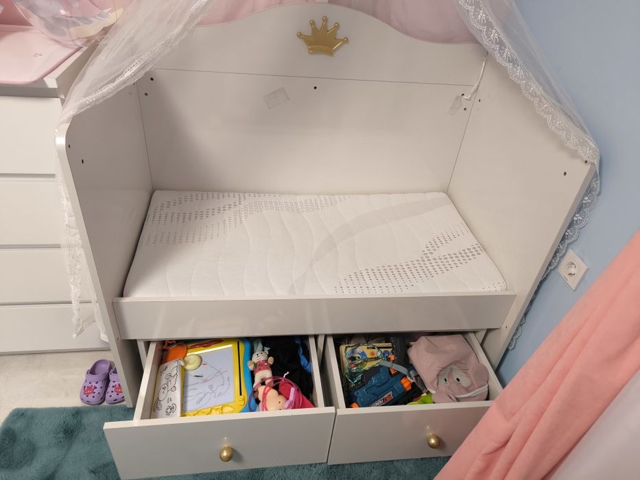 Бебешко легло л ( люлеещо)