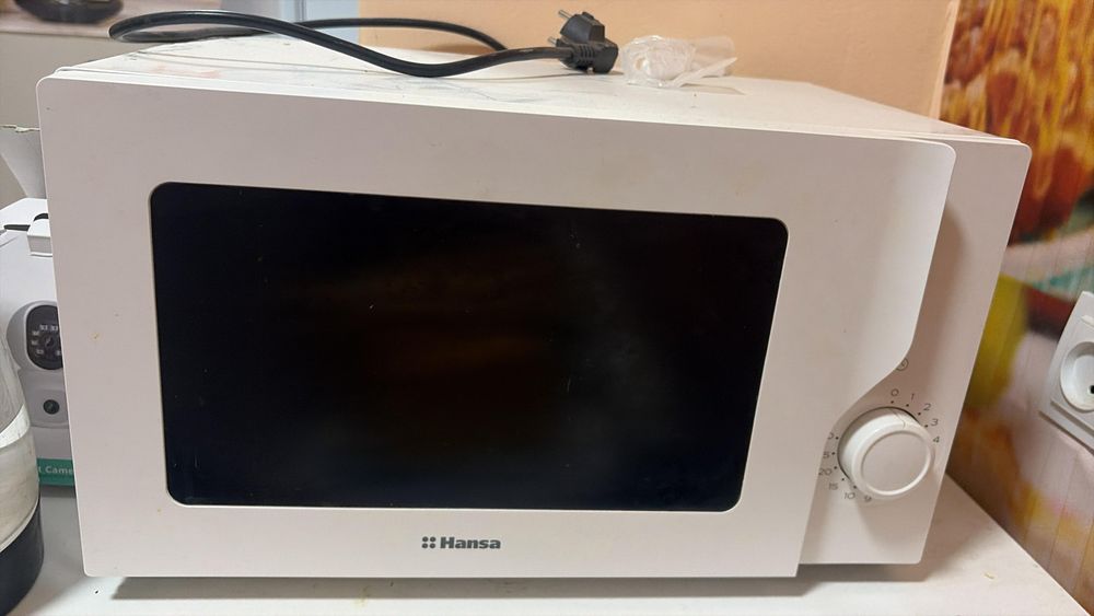 Продам микроволновку ,есть торг