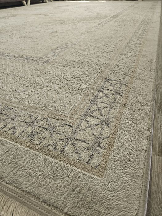 Продаю ковёр в гостиную