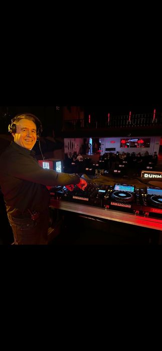 Dj  pentru evenimente- nunți , botezuri ,evenimente private.