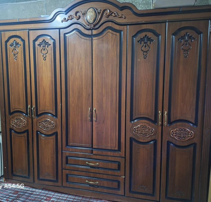 Мебель комот шкаф спальня