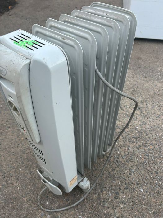 Продам обогреватель, радиатор масляный Delonghi!