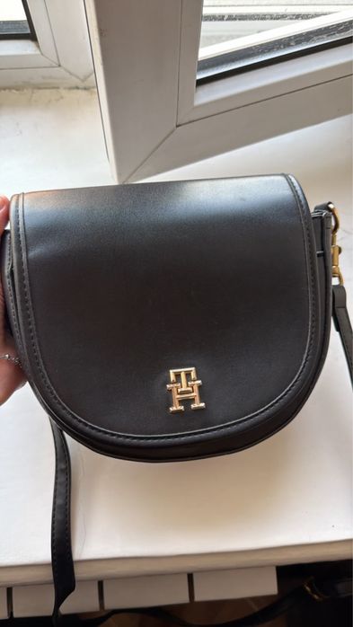 Сумки Coach и Tommy Hilfiger