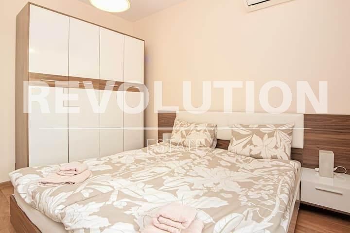 Дава се под наем Двустаен апартамент в Варна, Център - 60 кв.м за 600 € - Снимка #1