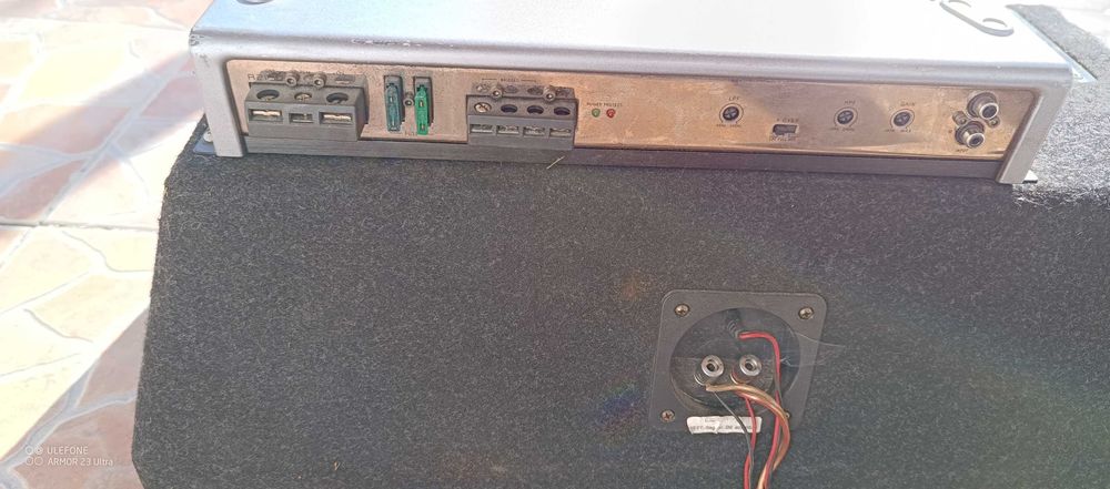 Субуфер със усилвател